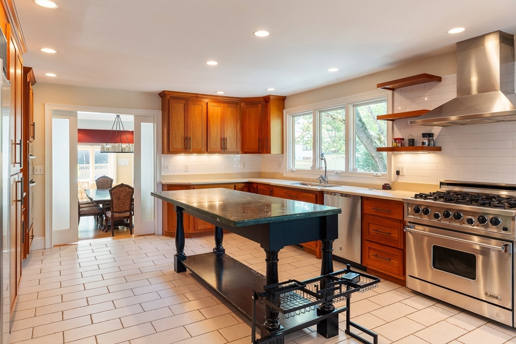103 Levbert Road, Unit 103 Newton, MA 02459 - Photo 11 of 39