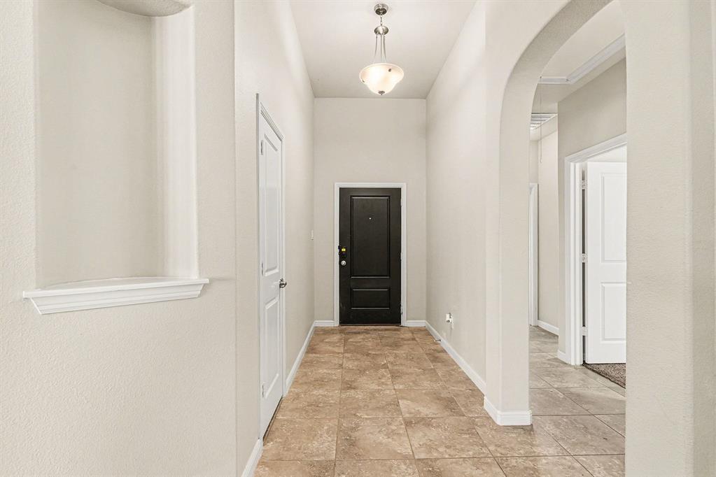 905 Falcon Road Argyle, TX 76226 - Photo 4 of 25