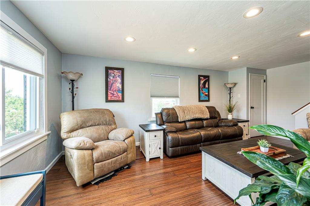 3773 Rural Court East Pittsburgh, PA 15221 - Photo 4 of 49 Gallery Image 4
