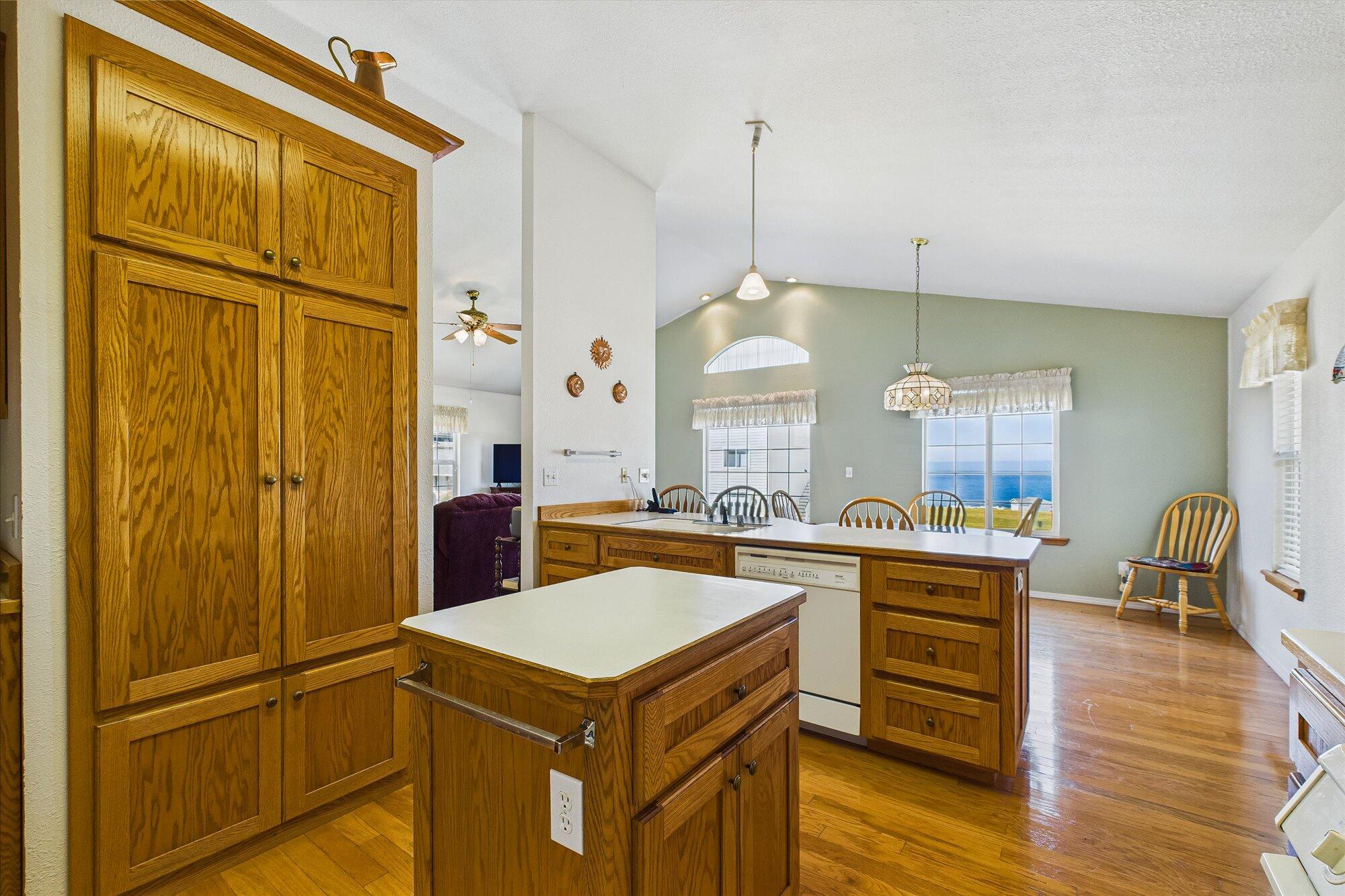 134 Sea View Road Whitethorn, CA 95589 - Photo 11 of 21