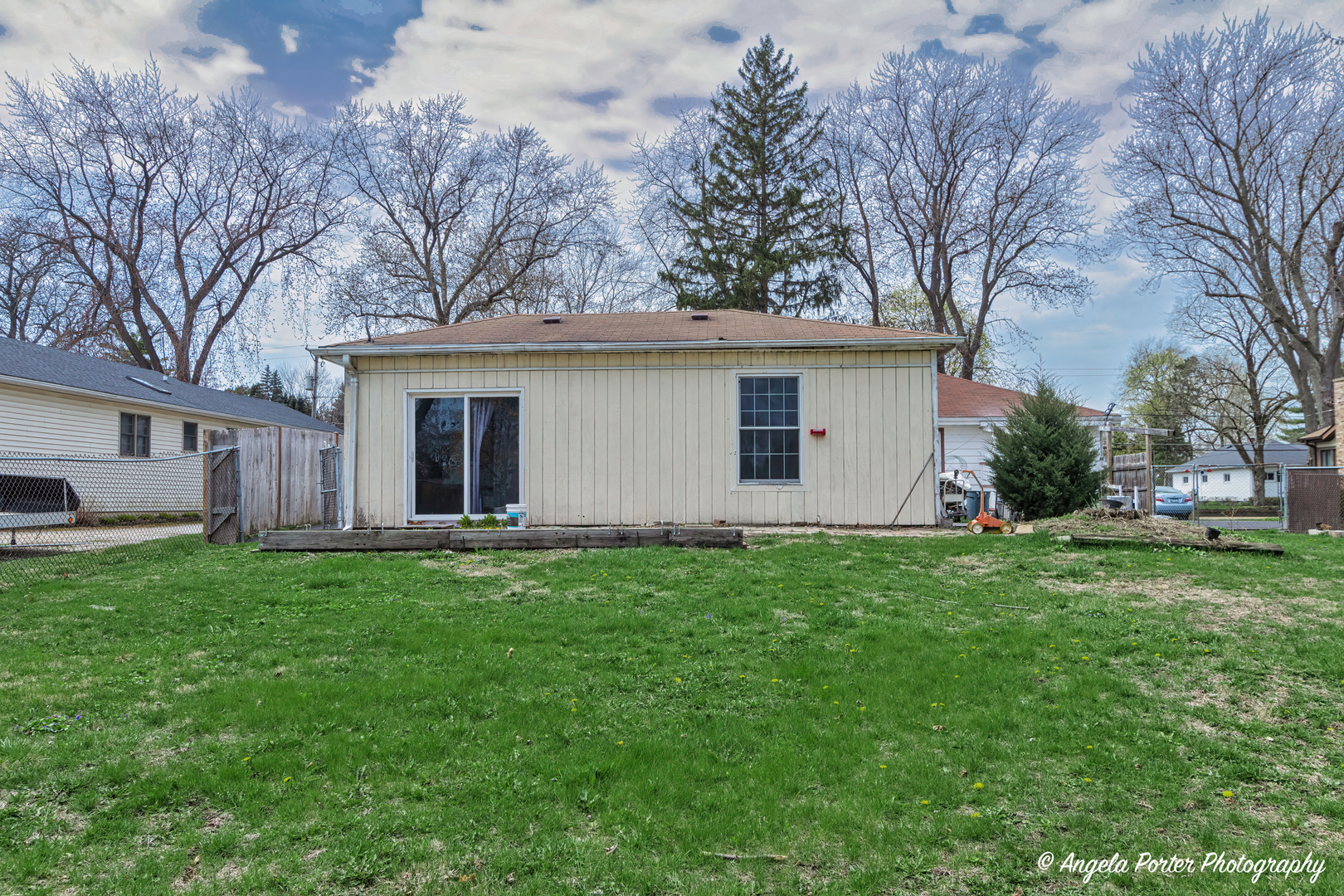 43 Lippincott Road Fox Lake, IL 60020 - Photo 30 of 31 a view of a house with a backyard