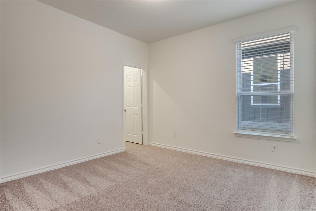 329 Fallbrook Drive Aledo, TX 76008 - Photo 20 of 33 an empty room with windows