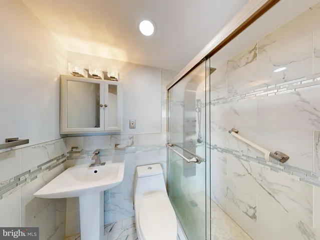 $229,000 | 4600 Duke Street, Unit 600, Alexandria, VA 22304