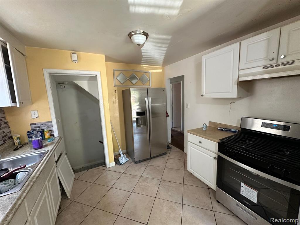7385 Fielding Street Detroit, MI 48228 - Photo 3 of 11