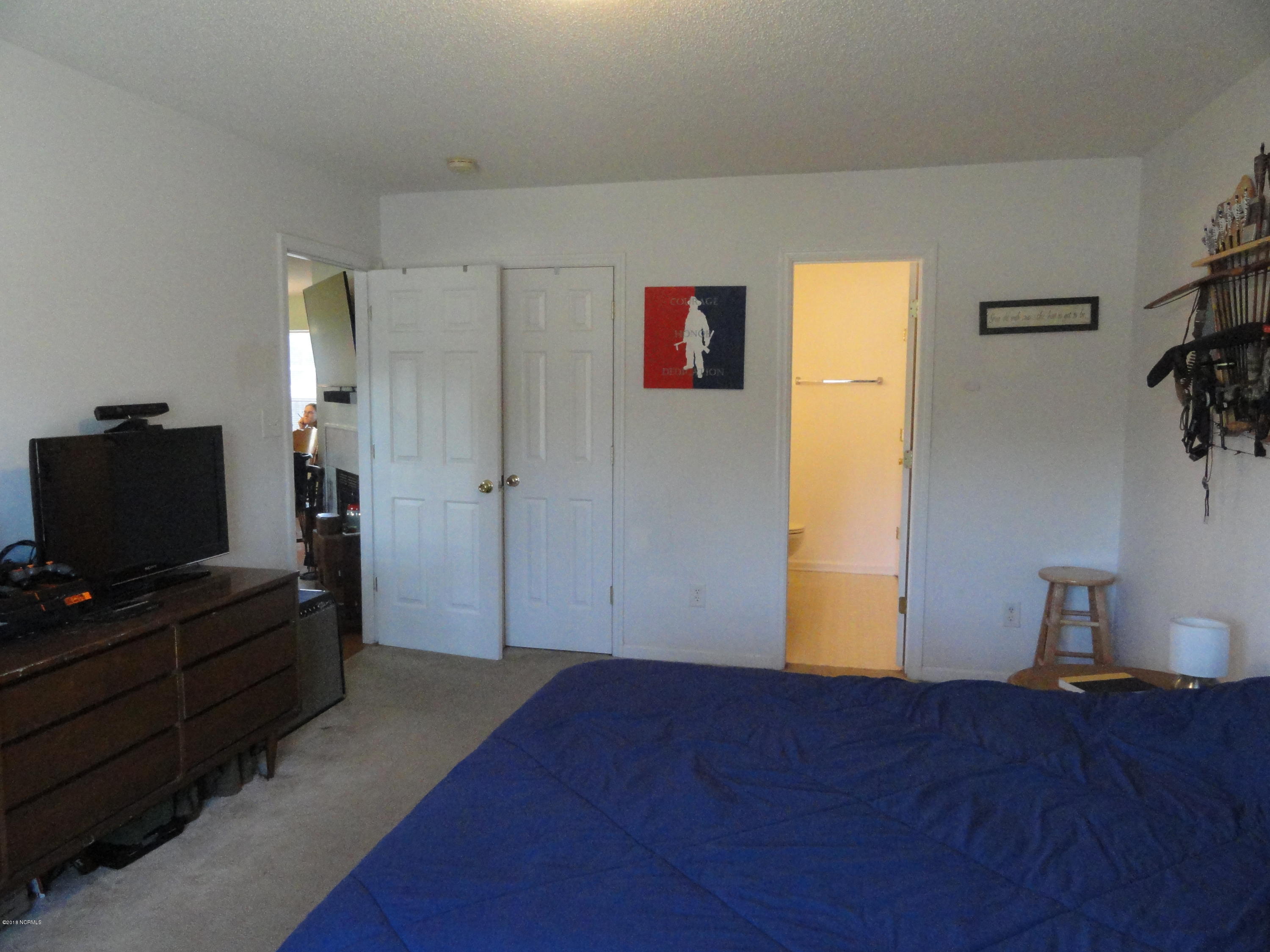 101 Fodder Drive Hubert, NC 28539 - Photo 26 of 34 Master Bedroom w/ walk in closet