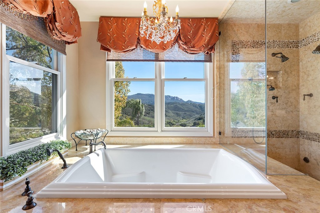 24920 Pso Del Rancho Calabasas, CA 91302 - Photo 48 of 58 Primary Tub with Views