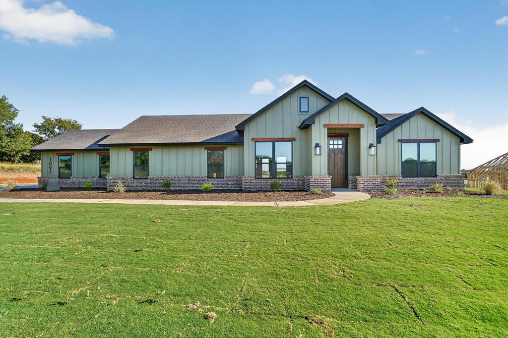 1097 Colt Road Springtown, TX 76082 - Photo 1 of 38 Gallery Image 1