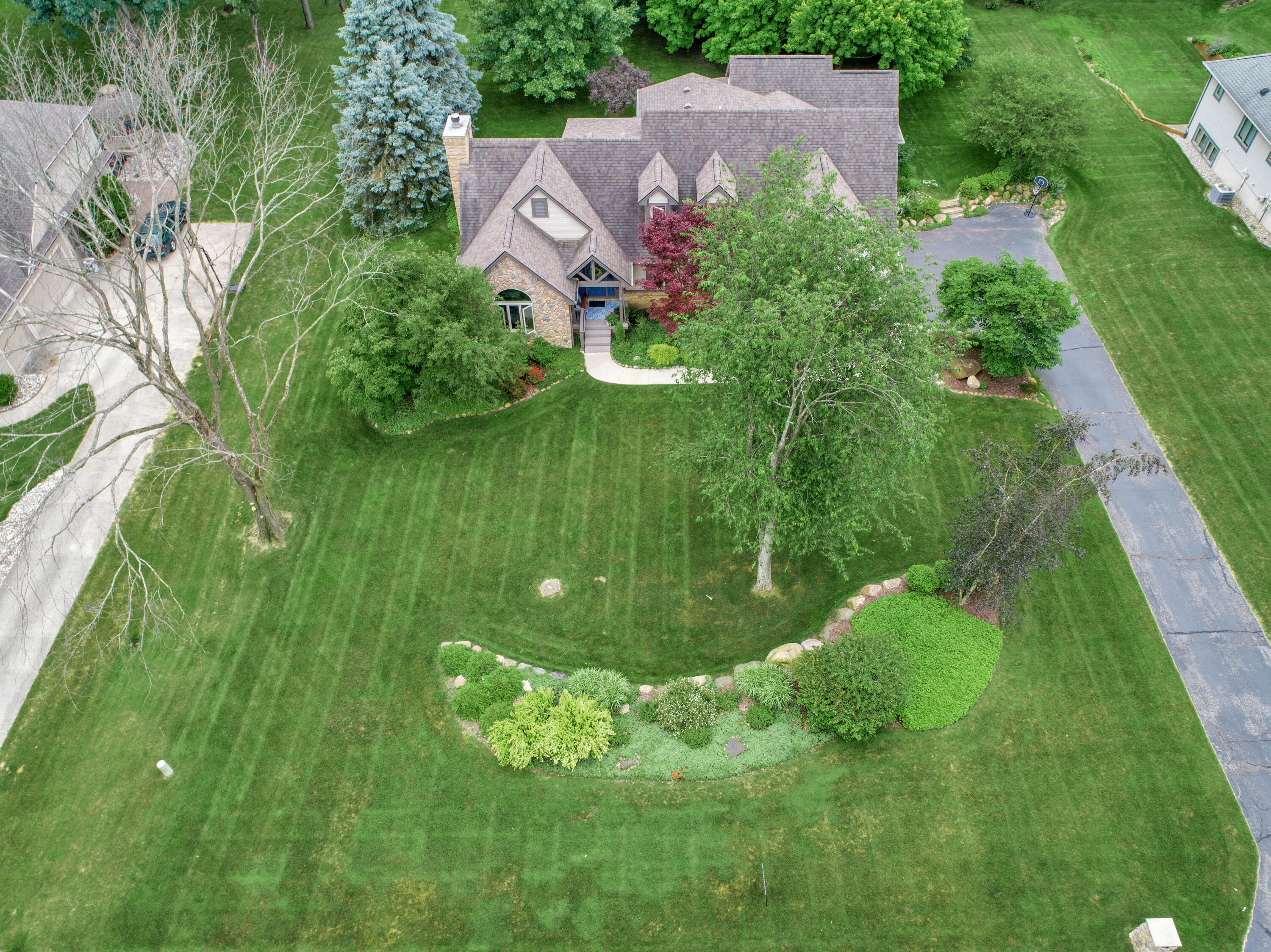 10889 Ridge View Trail Fenton, MI 48430 - Photo 3 of 56 DJI_0062