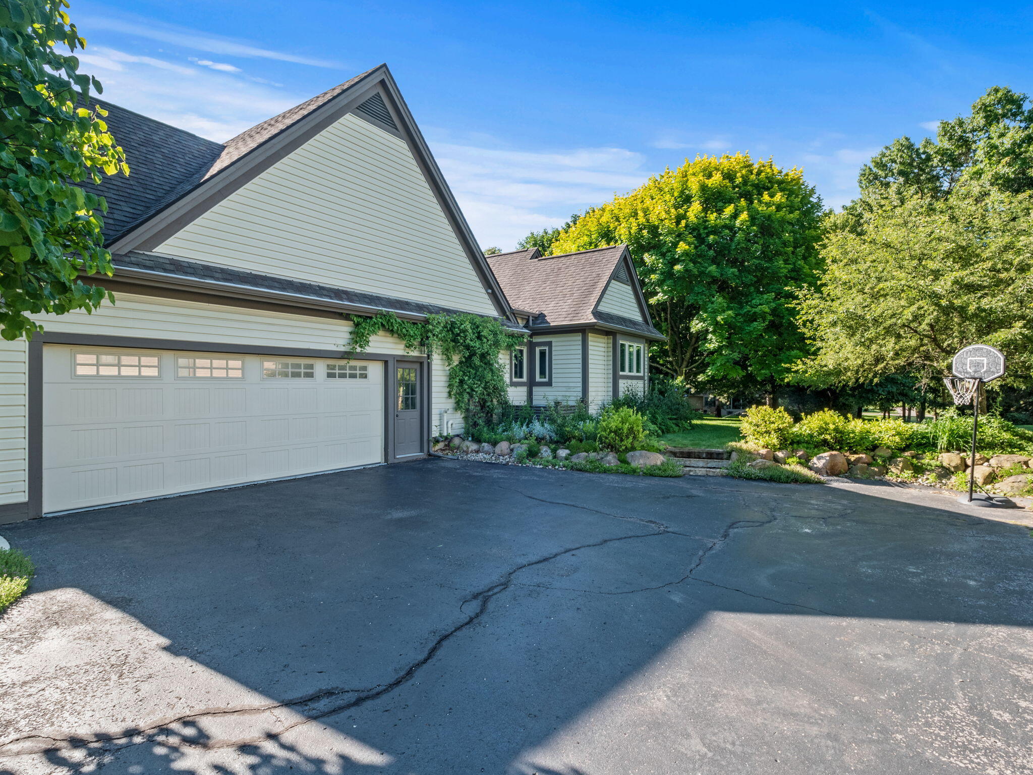 10889 Ridge View Trail Fenton, MI 48430 - Photo 49 of 56 7-web-or-mls-P2688652