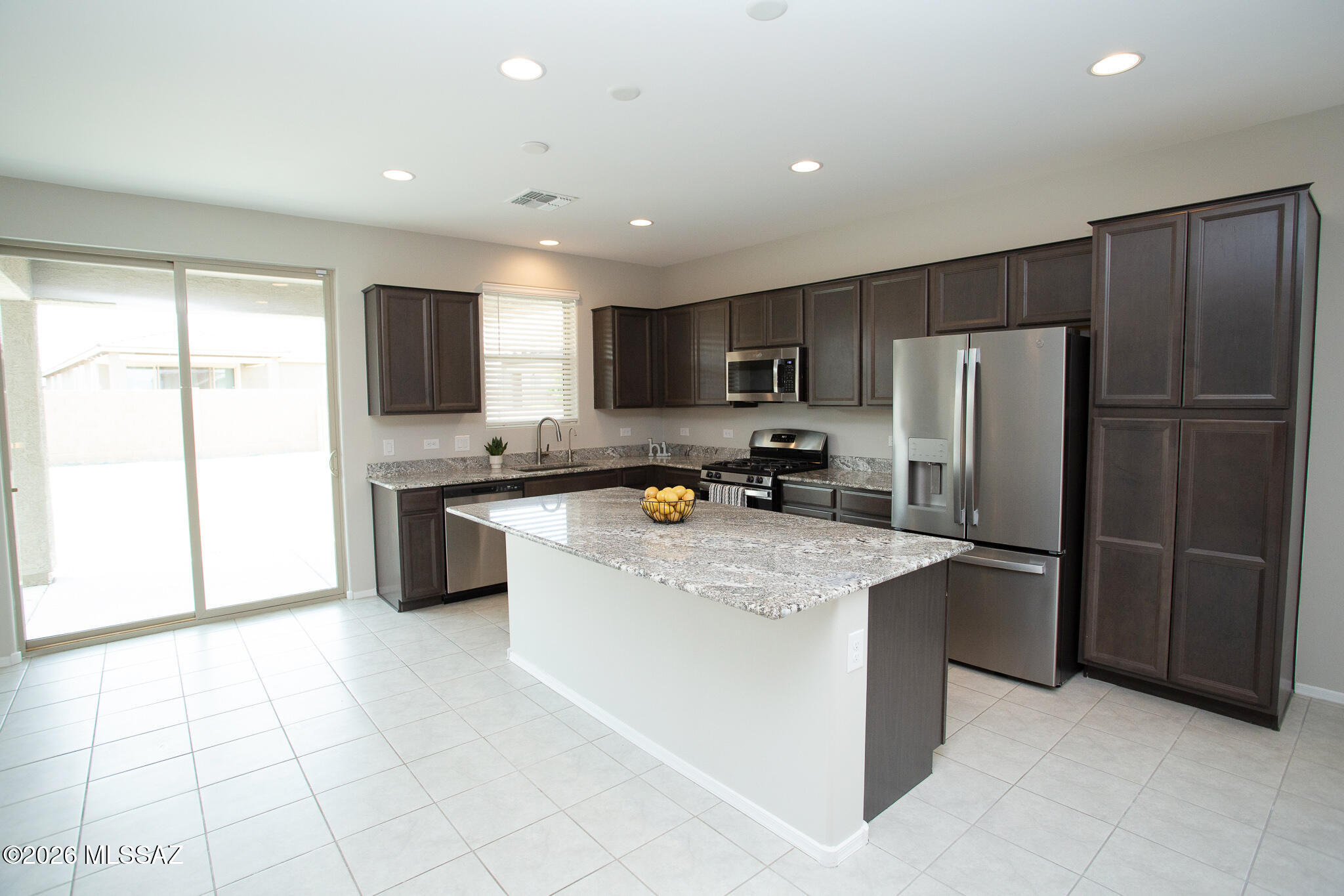 12071 East Ryscott Circle Vail, AZ 85641 - Photo 2 of 37 Kitchen
