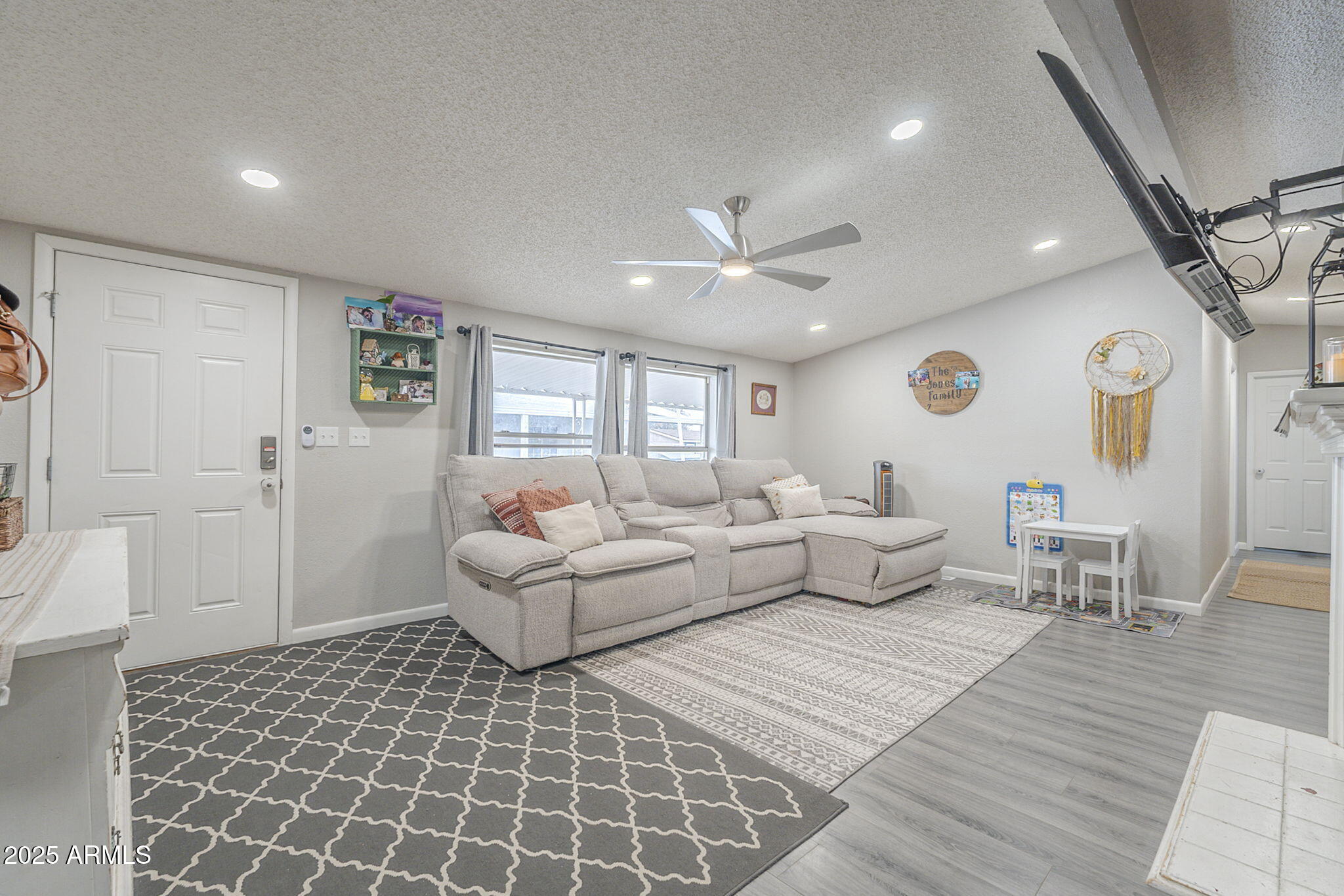 156 North Hawes Road, Unit 68 Mesa, AZ 85207 - Photo 3 of 36 9-web-or-mls-Hawes-9