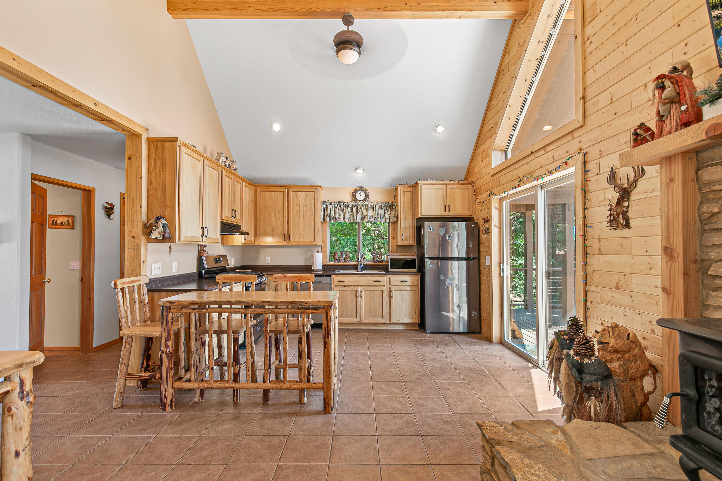 2042 Hyatt Prairie Road Ashland, OR 97520 - Photo 16 of 45 9R9A2242