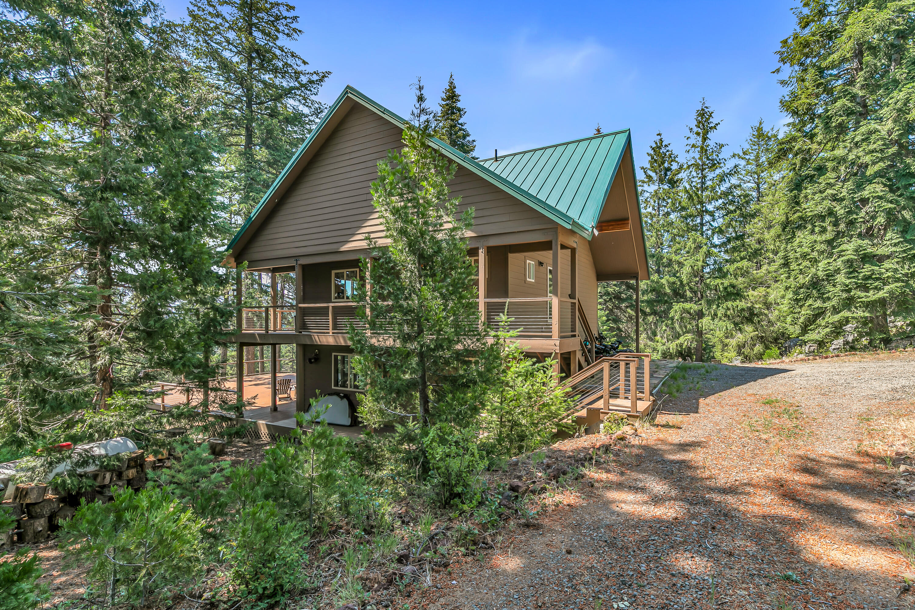2042 Hyatt Prairie Road Ashland, OR 97520 - Photo 3 of 45 9R9A2309