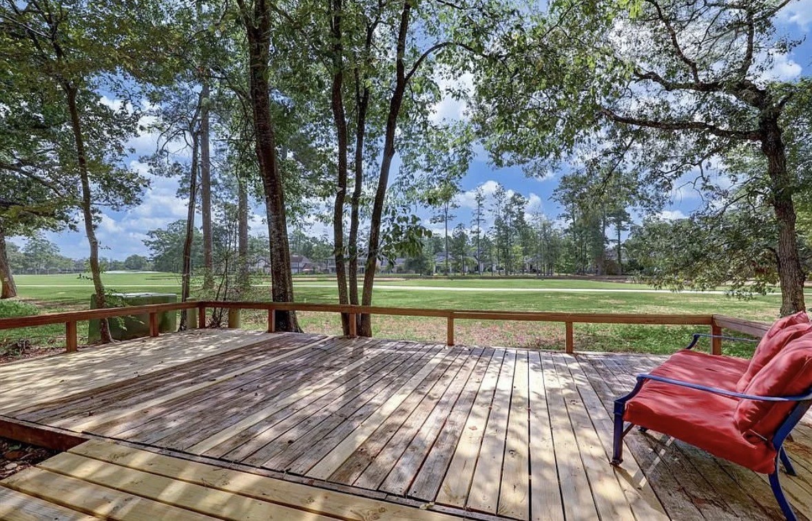 8 North Timber Top Drive The Woodlands, TX 77380 - Photo 12 of 14