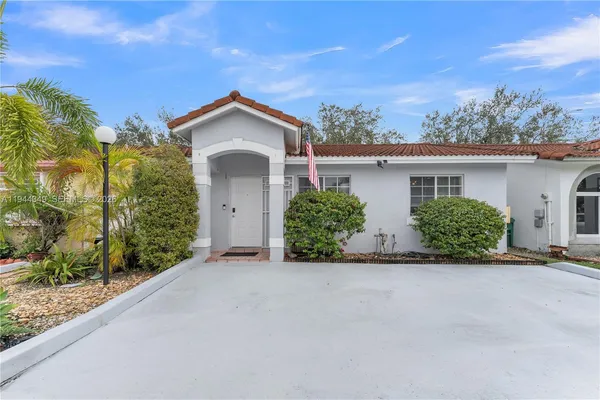 $450,000 | 8255 Northwest 186th Street, Unit 1002, Hialeah, FL 33015