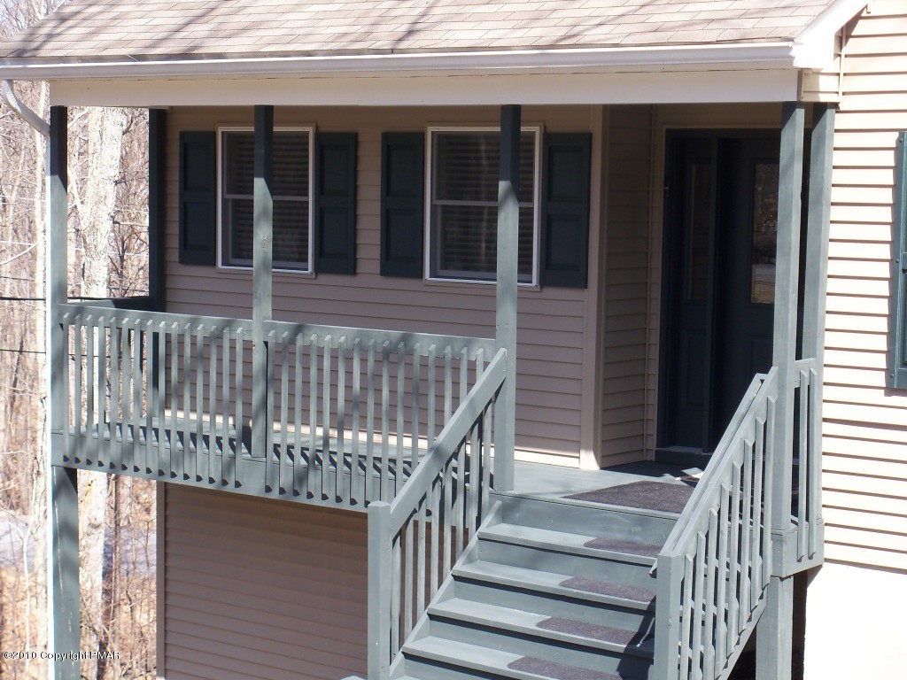 2091 Totteridge Road Bushkill, PA 18324 - Photo 2 of 29 Front Porch
