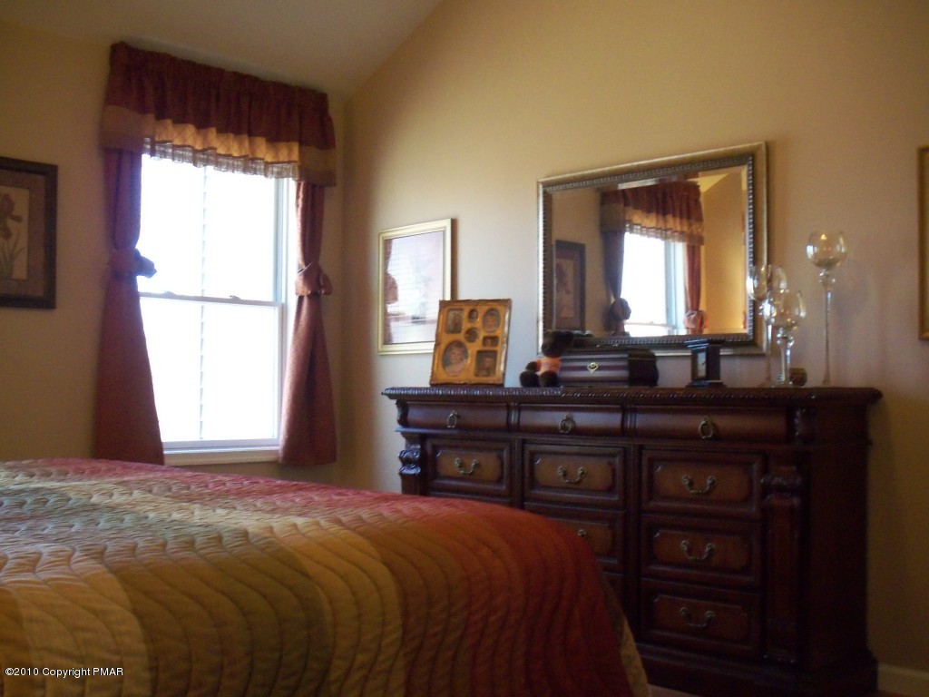 2091 Totteridge Road Bushkill, PA 18324 - Photo 21 of 29 MASTER BERDOOM