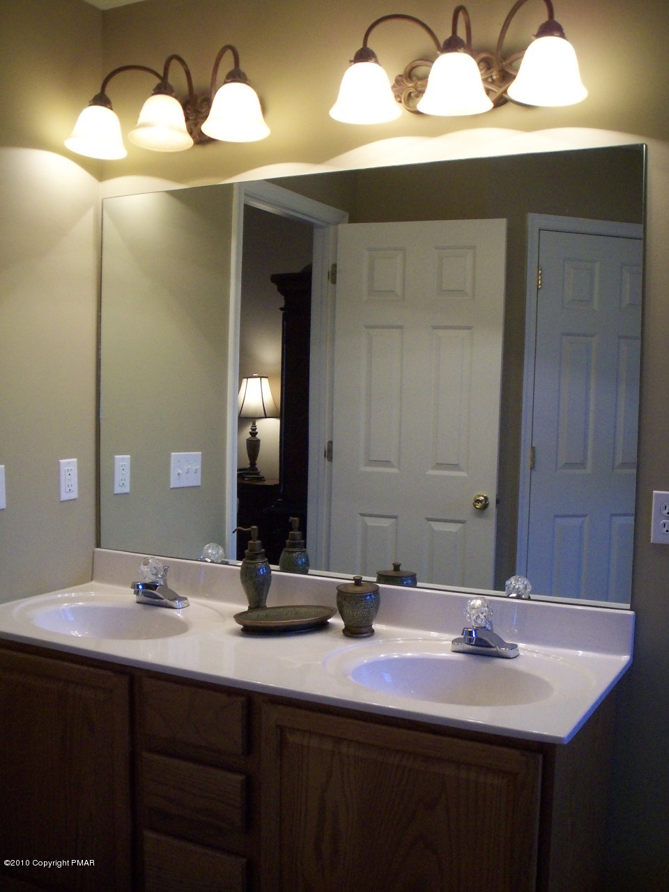 2091 Totteridge Road Bushkill, PA 18324 - Photo 23 of 29 MASTER BATH