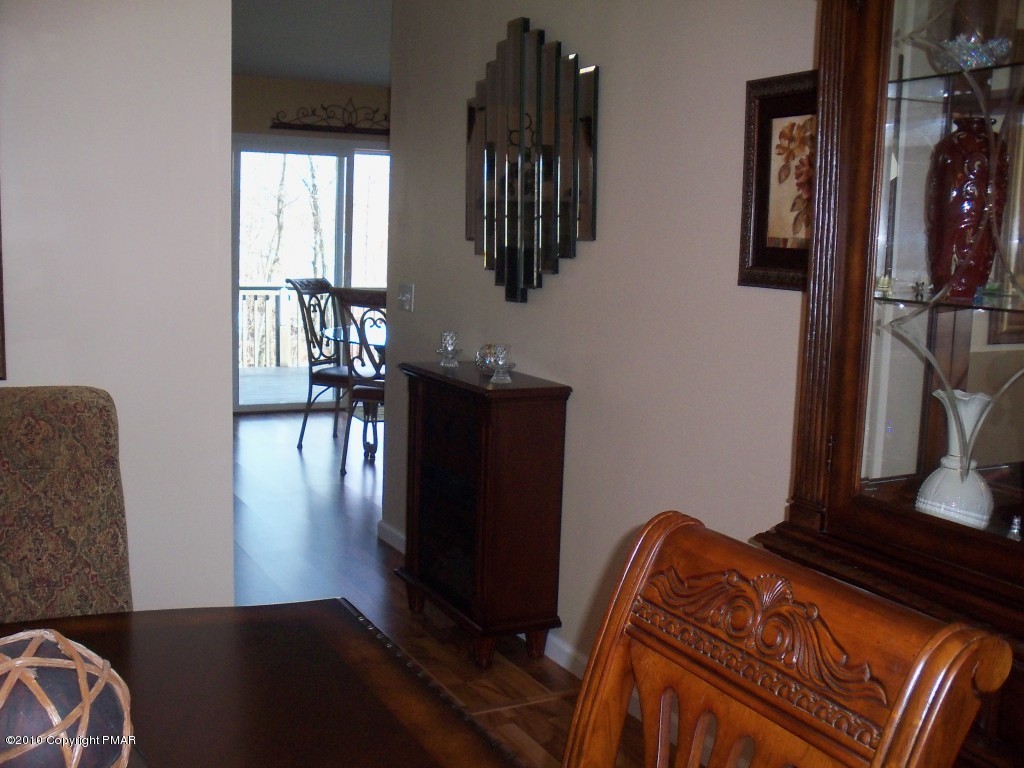 2091 Totteridge Road Bushkill, PA 18324 - Photo 7 of 29 Foyer