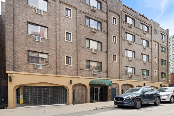 $250,000 | 455 West St James Place, Unit 506, Chicago, IL 60614