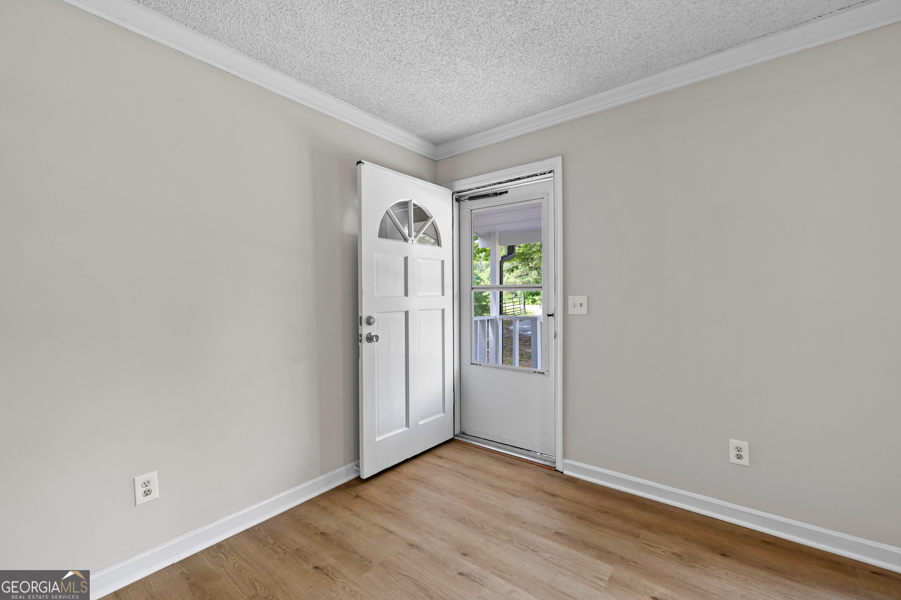 379 Wynn Road Newnan, GA 30263 - Photo 3 of 35