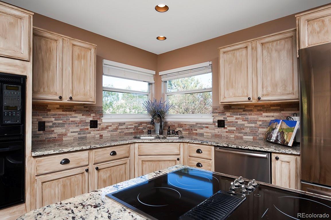 617 Huntington Place Highlands Ranch, CO 80126 - Photo 9 of 35 Gallery Image 9