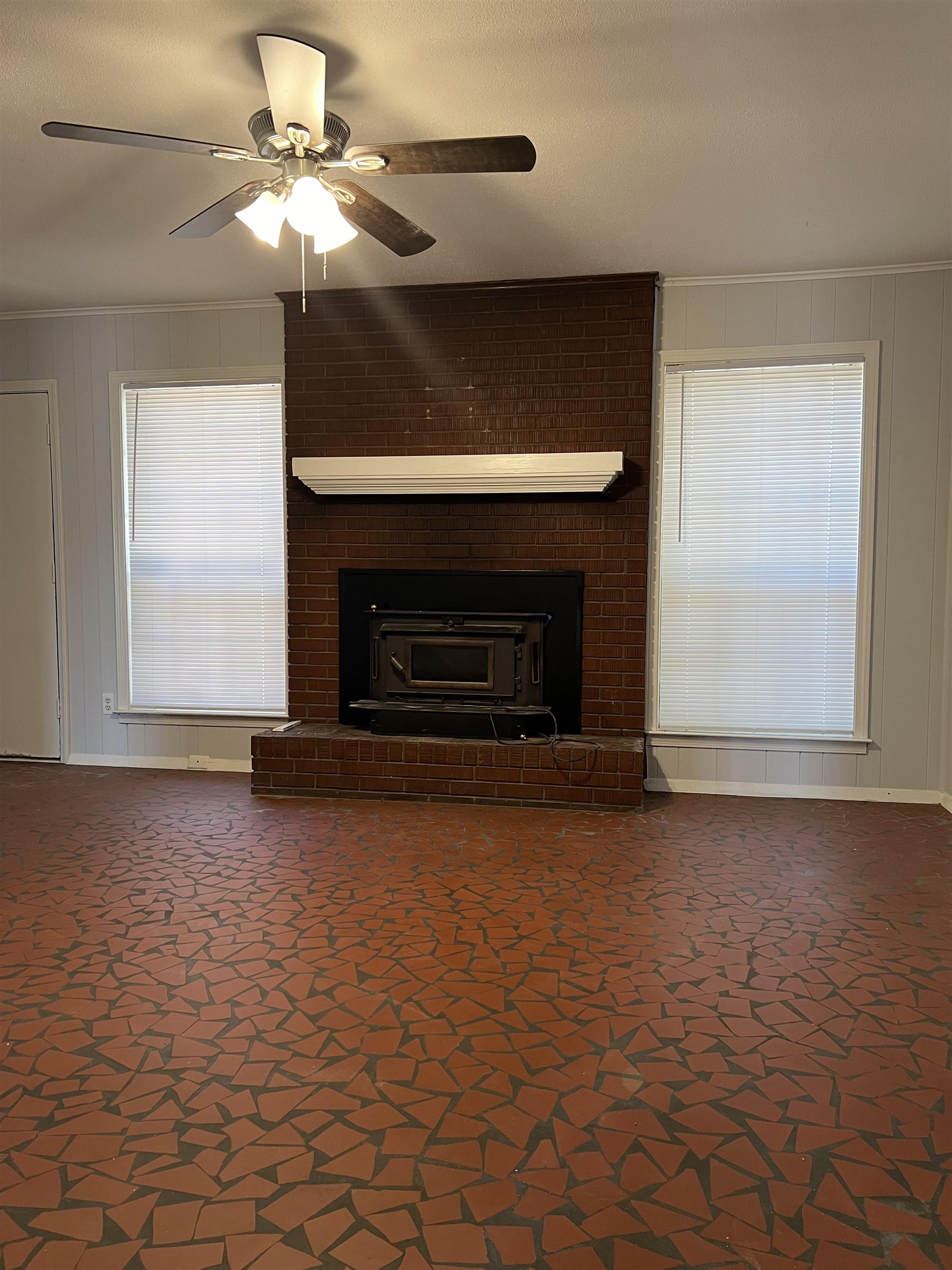 1106 Star Line Road Memphis, TN 38109 - Photo 3 of 16 Gallery Image 3