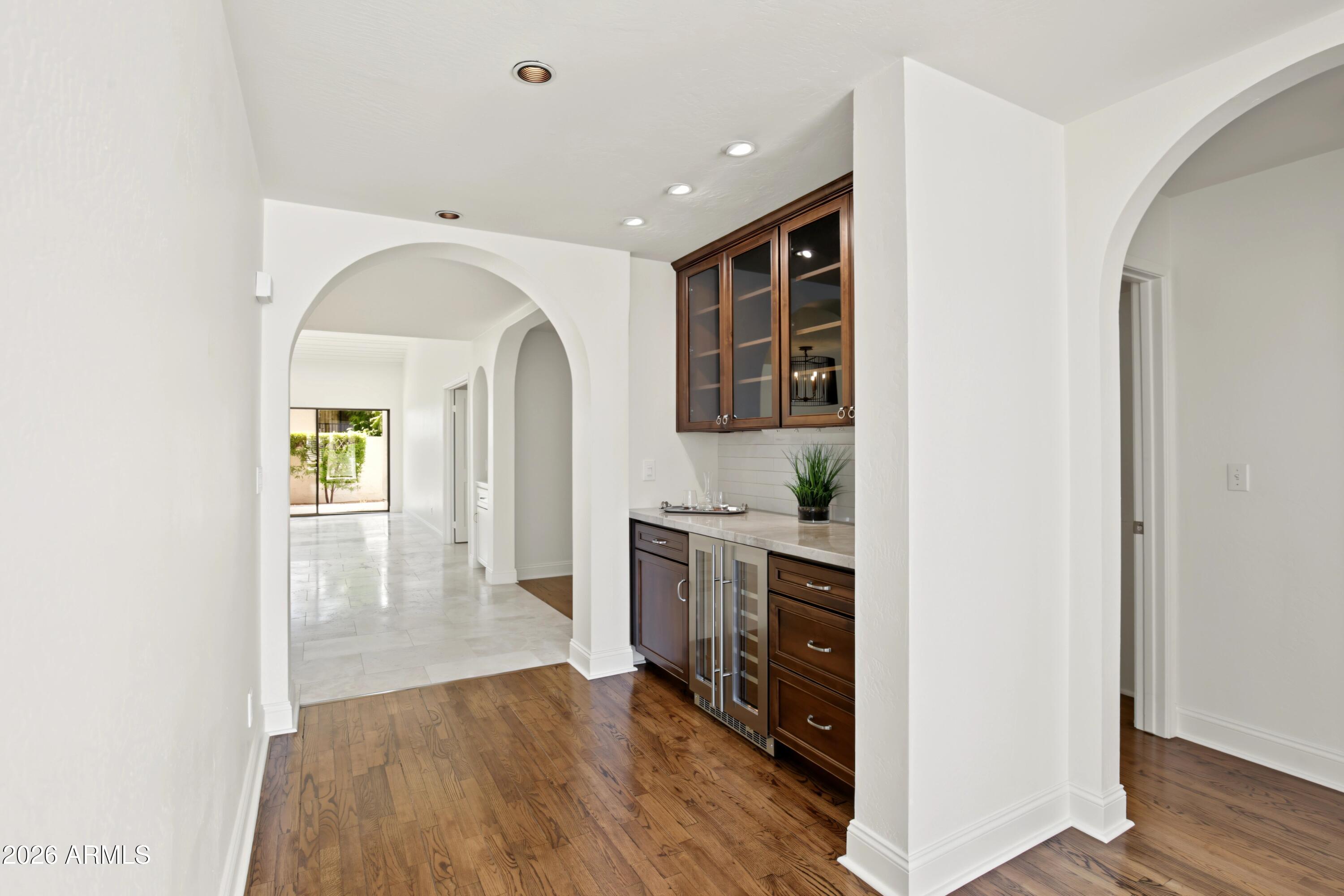 4438 East Camelback Road, Unit 149 Phoenix, AZ 85018 - Photo 4 of 65 Foyer, dry bar