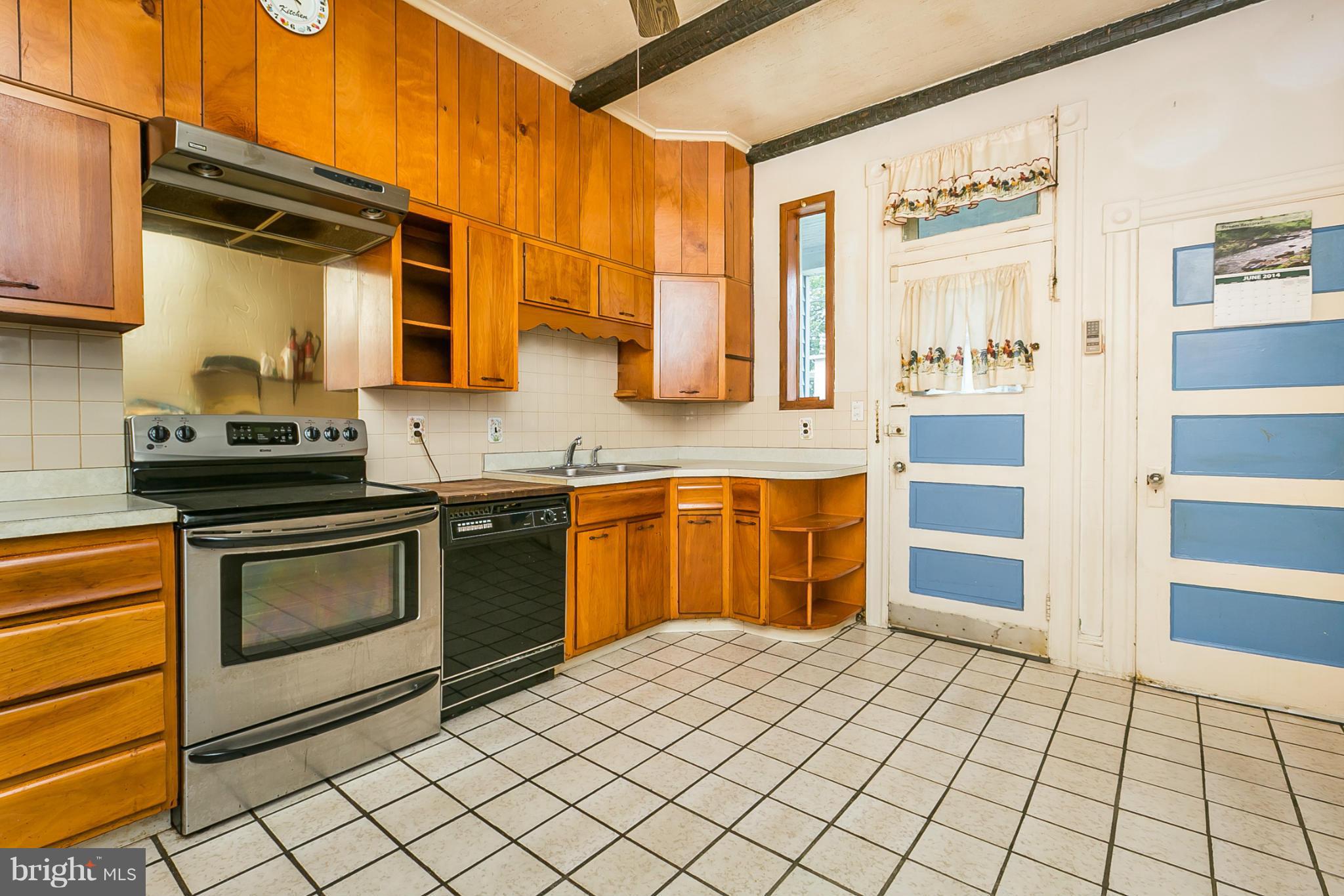 2701 Lawina Road Baltimore, MD 21216 - Photo 14 of 30 Kitchen