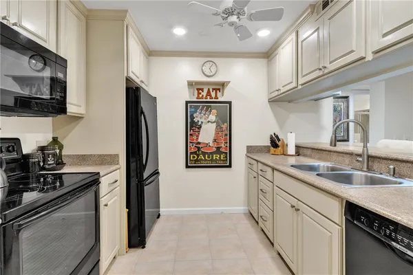 $2,200 | 13 Plantation Drive, Unit 204, Vero Beach, FL 32966