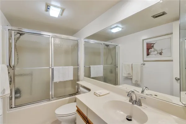 $2,200 | 13 Plantation Drive, Unit 204, Vero Beach, FL 32966