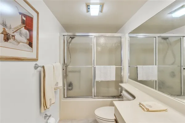 $2,200 | 13 Plantation Drive, Unit 204, Vero Beach, FL 32966