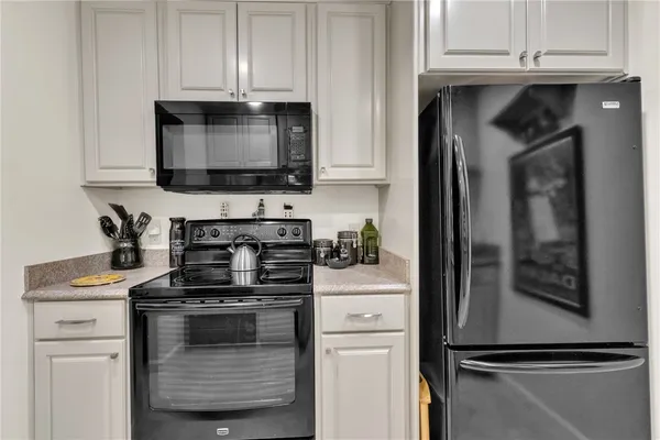 $2,200 | 13 Plantation Drive, Unit 204, Vero Beach, FL 32966