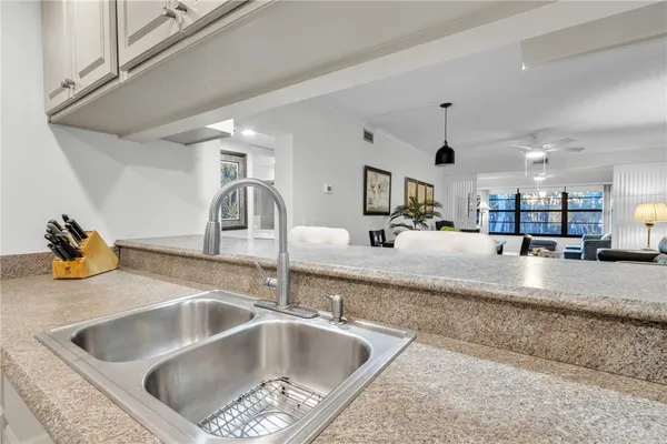 $2,200 | 13 Plantation Drive, Unit 204, Vero Beach, FL 32966