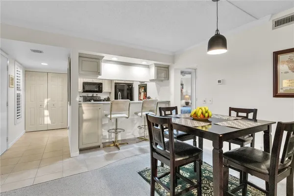 $2,200 | 13 Plantation Drive, Unit 204, Vero Beach, FL 32966