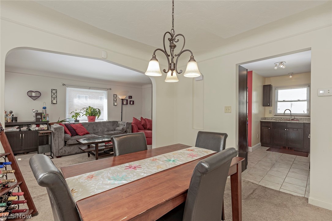18019 Windward Road Cleveland, OH 44119 - Photo 9 of 35 Gallery Image 9