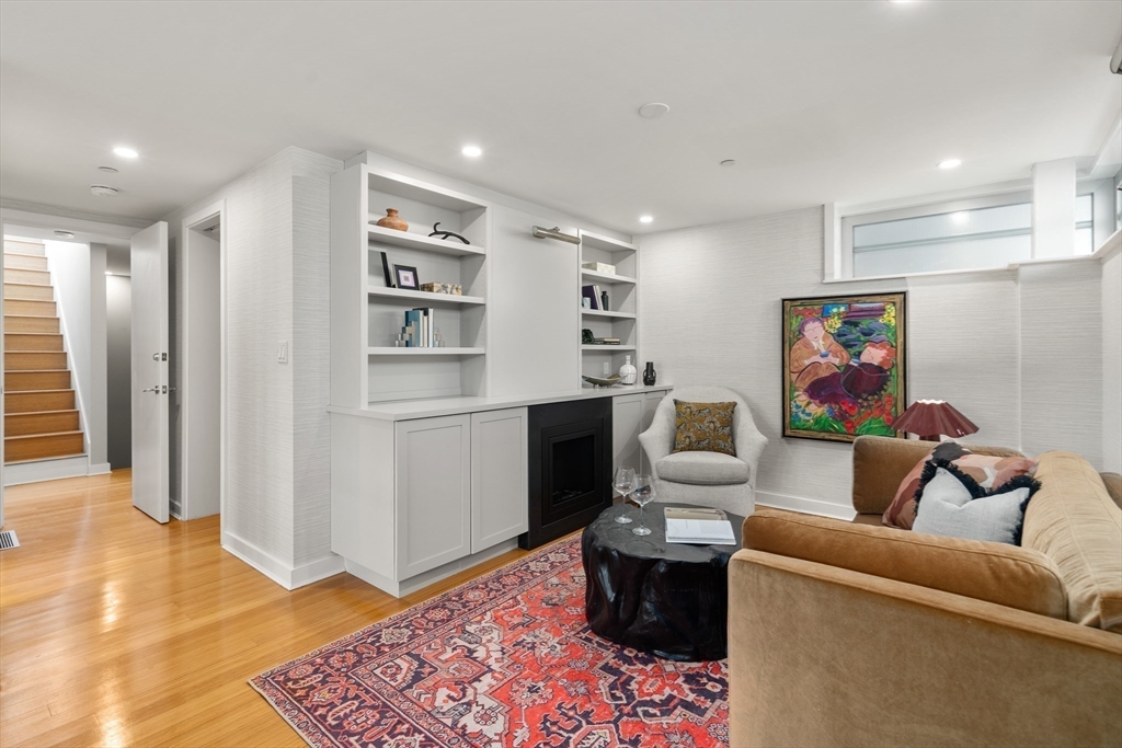 7 Warren Avenue, Unit 19 Boston, MA 02116 - Photo 17 of 29