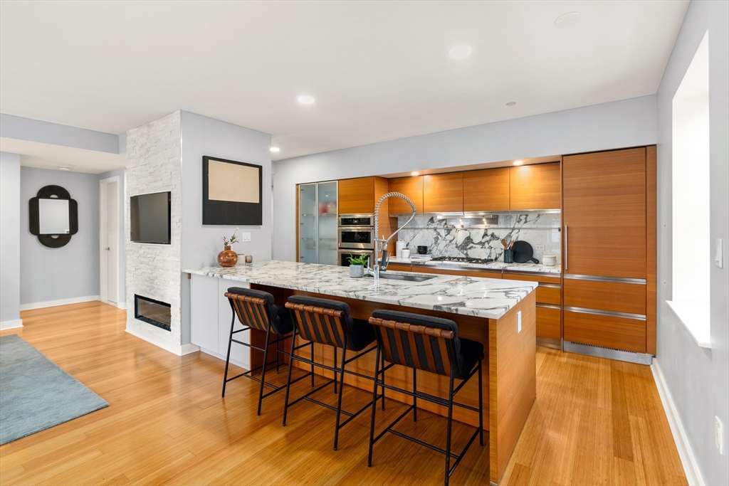 7 Warren Avenue, Unit 19 Boston, MA 02116 - Photo 3 of 29