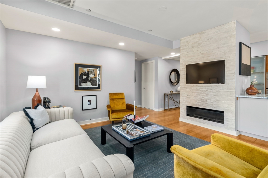 7 Warren Avenue, Unit 19 Boston, MA 02116 - Photo 7 of 29