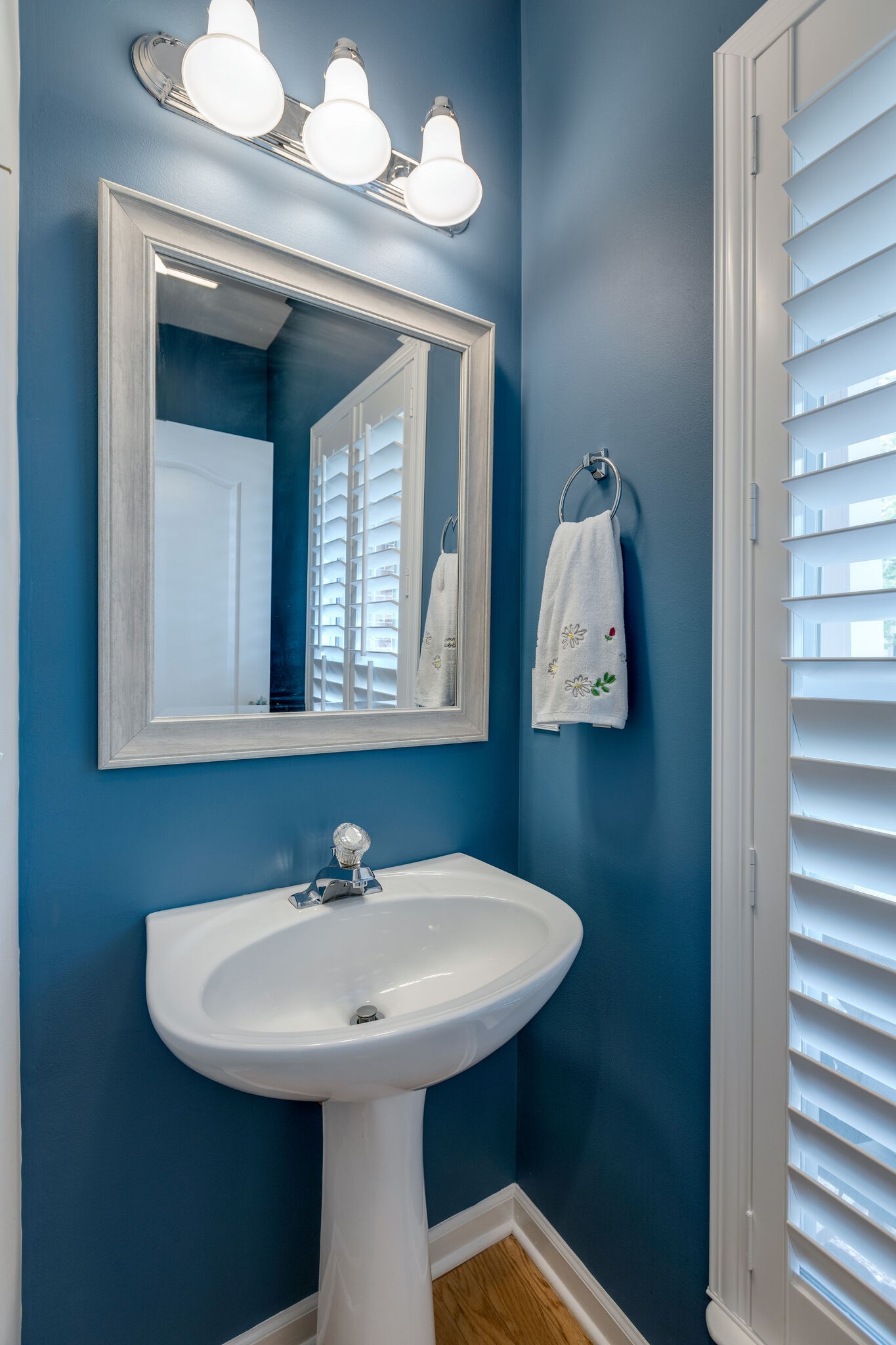 3133 Brimstead Drive Franklin, TN 37064 - Photo 18 of 32 a bathroom with a sink and a mirror