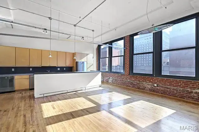 $199,000 | 1010 St Charles Street, Unit 803, St. Louis, MO 63101