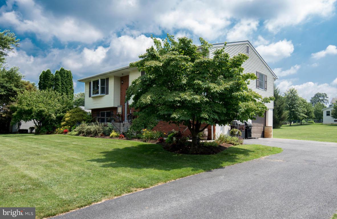 210 Juniper Street Lebanon, PA 17042 - Photo 3 of 34