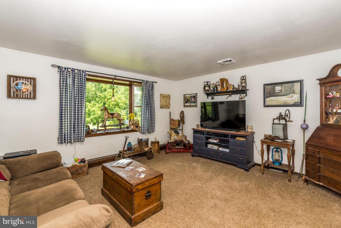 210 Juniper Street Lebanon, PA 17042 - Photo 23 of 34