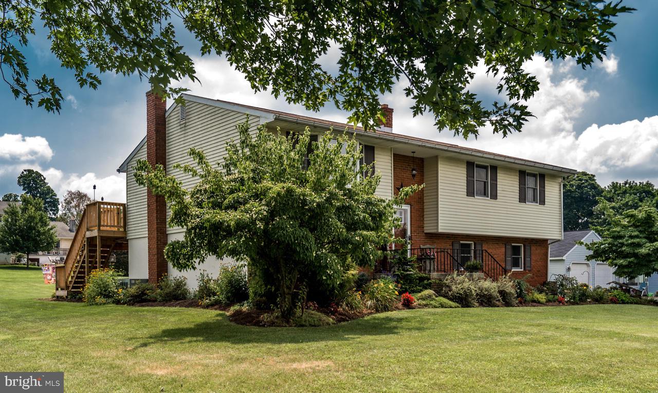 210 Juniper Street Lebanon, PA 17042 - Photo 4 of 34