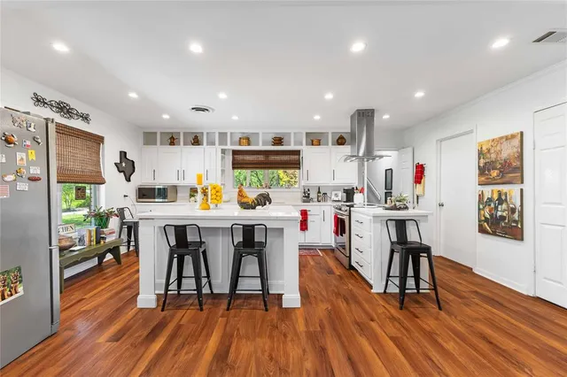 $510,000 | 218 East Rainbow Drive, Woodway, TX 76712