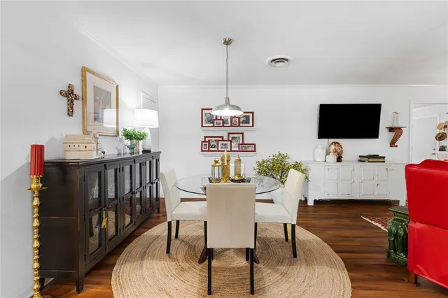 $510,000 | 218 East Rainbow Drive, Woodway, TX 76712