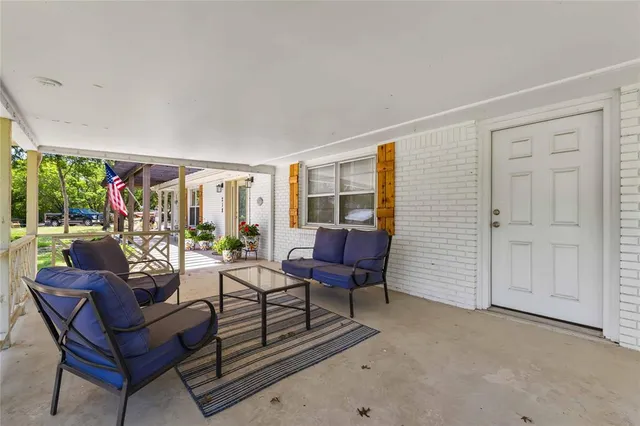 $510,000 | 218 East Rainbow Drive, Woodway, TX 76712