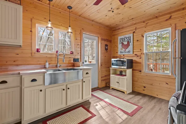 $499,000 | W6182 Lakeview Drive North, Markesan, WI 53946