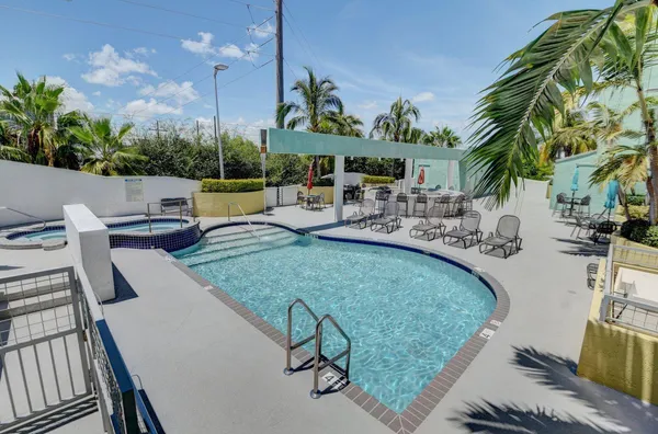 $4,500 | 185 Northeast 4th Avenue, Unit 204, Delray Beach, FL 33483