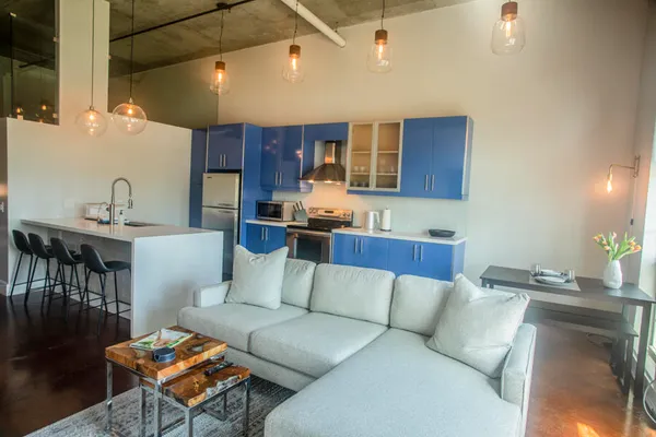 $4,500 | 185 Northeast 4th Avenue, Unit 204, Delray Beach, FL 33483